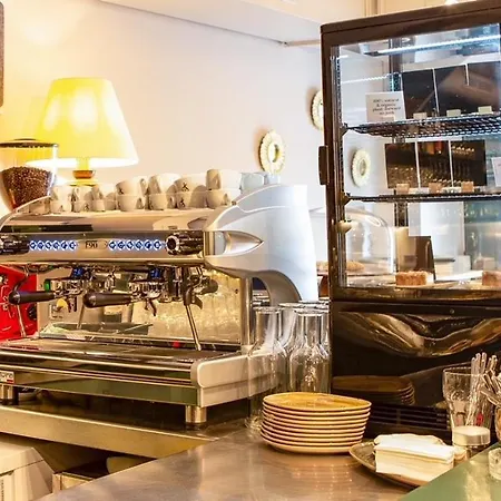 Blackhome Boutique I Contactless Check-in アパートホテル