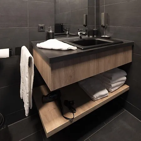 Blackhome Boutique I Contactless Check-in