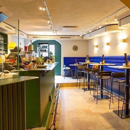 Blackhome Boutique I Contactless Check-in Apart-hotel