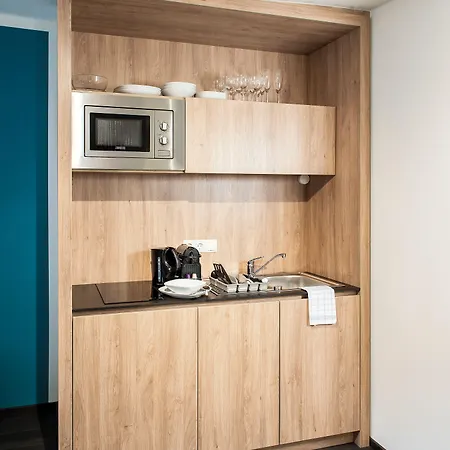 Blackhome Boutique I Contactless Check-in Apart-hotel