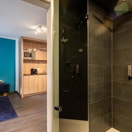 Blackhome Boutique I Contactless Check-in Apartahotel 3*
