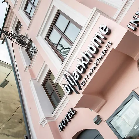 Blackhome Boutique I Contactless Check-in Apartahotel 3*
