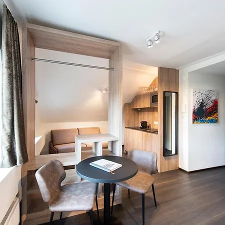 Blackhome Boutique I Contactless Check-in