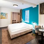 Blackhome Boutique I Contactless Check-in 3*