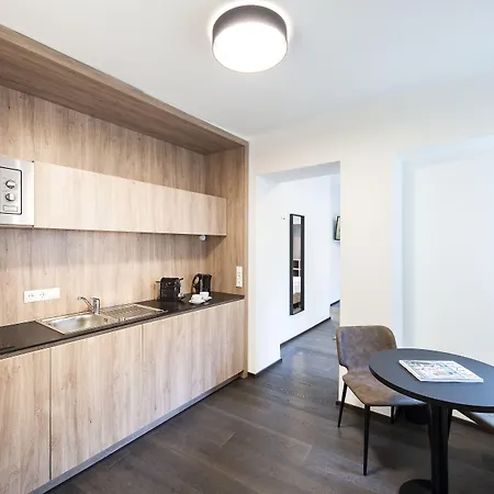 Aparthotel Blackhome Boutique I Contactless Check-in 3*